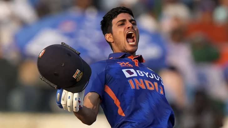 কোহলিকে ছাড়িয়ে ইমামের ঘাড়ে নি:শ্বাস শুভমানের