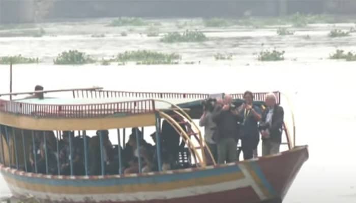 তুরাগে নৌকা ভ্রমণে ফ্রান্সের প্রেসিডেন্ট