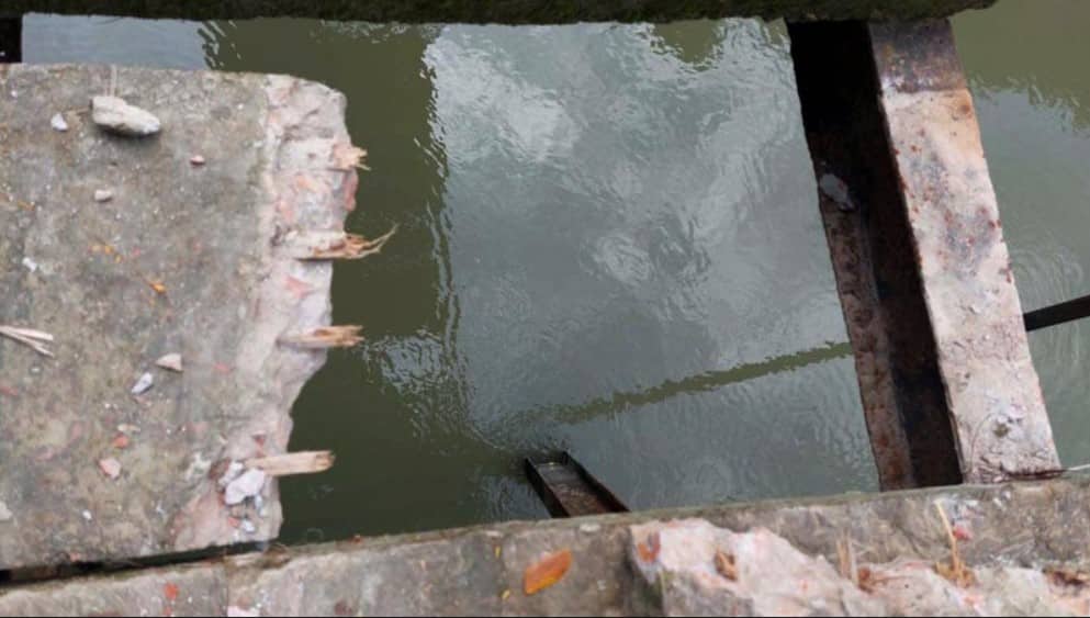 রডের পরিবর্তে সুপারি গাছ দিয়ে ব্রিজের স্লাব তৈরি