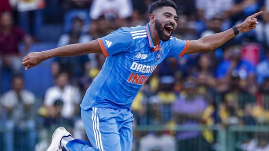 পুরস্কারের পুরো টাকা মাঠ কর্মীদের দিলেন সিরাজ