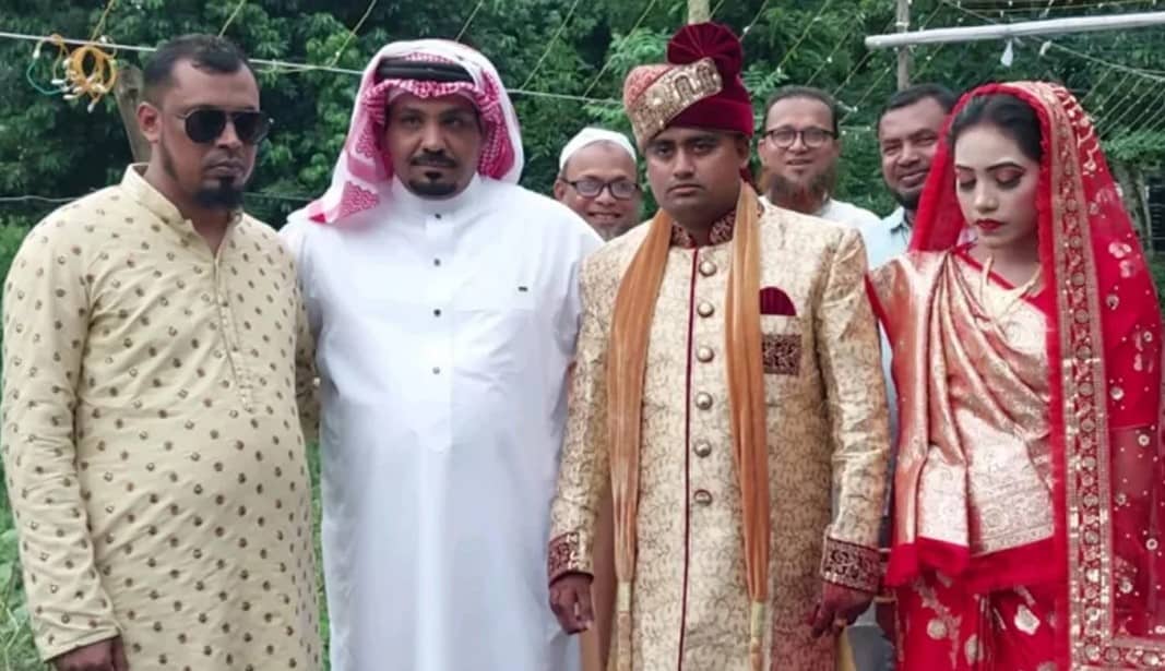 বাংলাদেশি কর্মচারীর বিয়েতে বরযাত্রী হয়ে গেলেন সৌদি মালিক