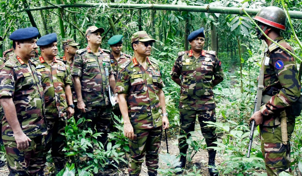 সেনাবাহিনী প্রধানের যশোর এরিয়া পরিদর্শন