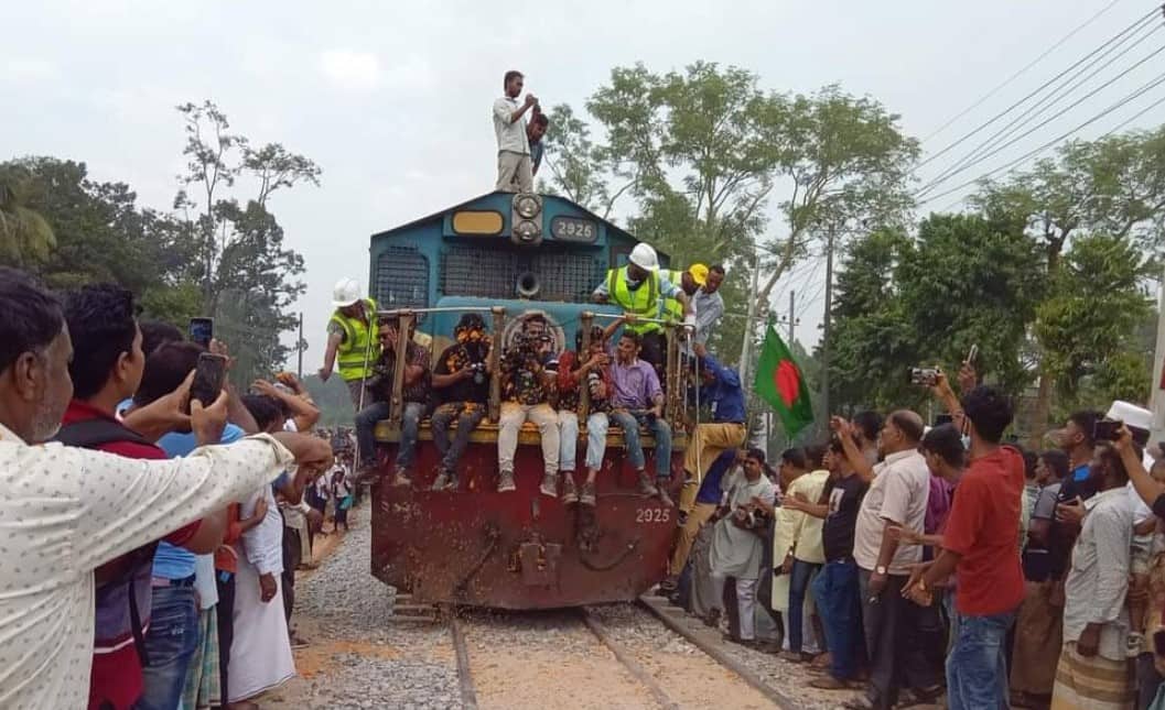 সমুদ্র নগরী কক্সবাজারে গেল প্রথম ট্রেন