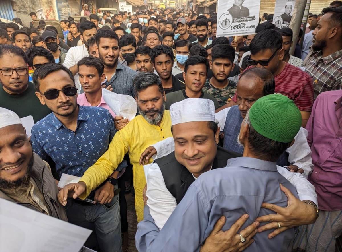নির্বাচনী প্রচারণায় সরব চট্টগ্রাম, প্রার্থী ও সমর্থকদের ফুরসত নেই
