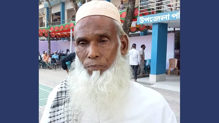 ভিক্ষার টাকায় মনোনয়নপত্র কিনে জমা দিলেন ফকির মুনসুর