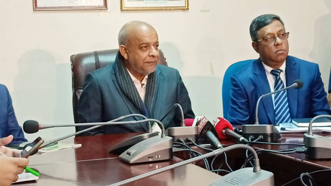 সাংবাদিকরা ভুল ধরিয়ে দিলে রেলওয়েকে ঢেলে সাজাতে পারব : রেলমন্ত্রী