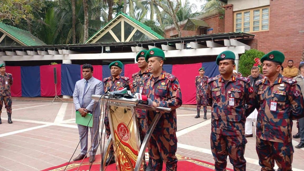 আর কোনো রোহিঙ্গাকে ভেতরে ঢুকতে দেব না