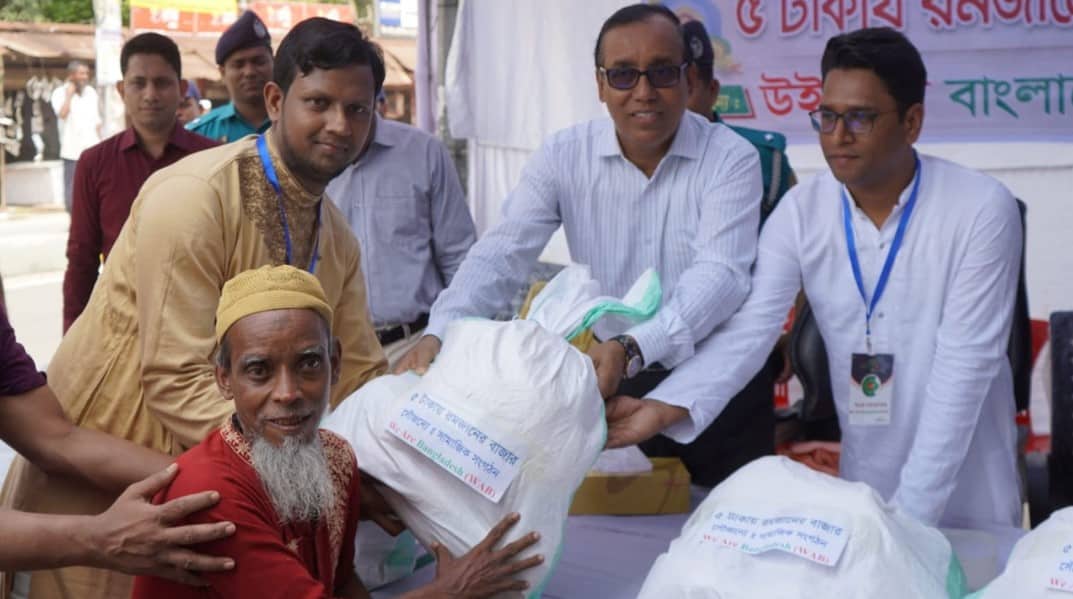 ‘৫ টাকায় রমজানের বাজার’