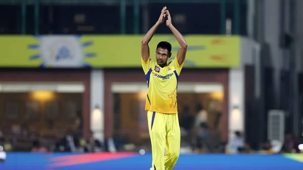 মুস্তাফিজের সামনে দুই রেকর্ডের হাতছানি