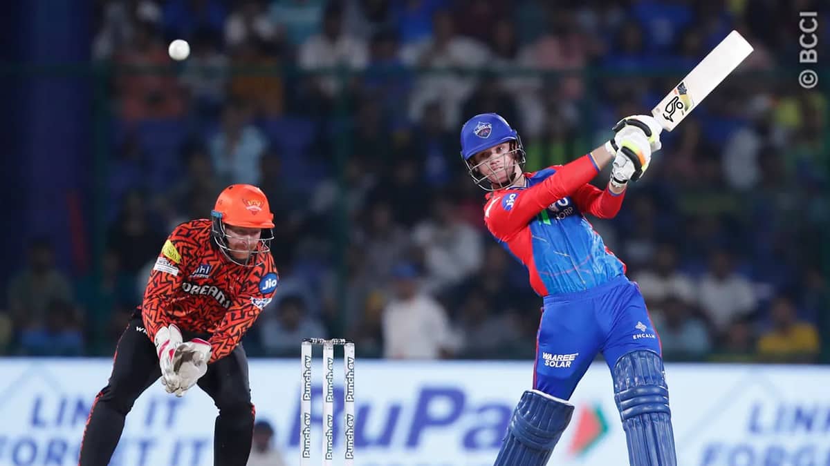 আইপিএলে ২০০ স্ট্রাইকরেটে ব্যাট করছেন যেসব খেলোয়ার