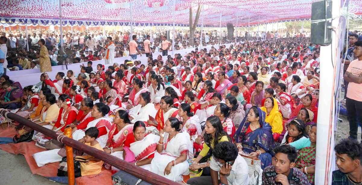 দেশে প্রথমবারের মতো ২০ সহস্রাধিক কণ্ঠে পবিত্র গীতা পাঠ