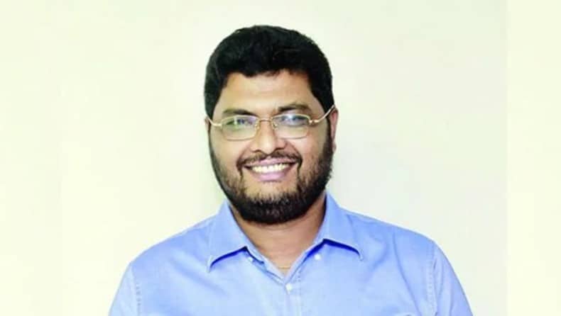 মেয়র তাপসের সামনে পুরুষ কাউন্সিলরকে জুতাপেটা করলেন নারী কাউন্সিলর