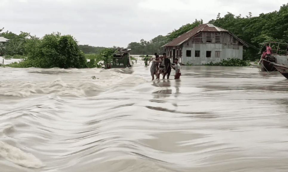 উপকূলীয় এলাকায় তাণ্ডব চালিয়েছে ‘রেমাল’, ৩৮ লাখ মানুষ ক্ষতিগ্রস্ত