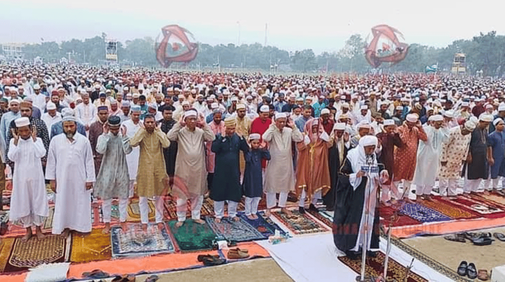 গোর-এ শহীদ ময়দানের ঈদ জামাতে ৩ লাখ মুসল্লির অংশগ্রহণ