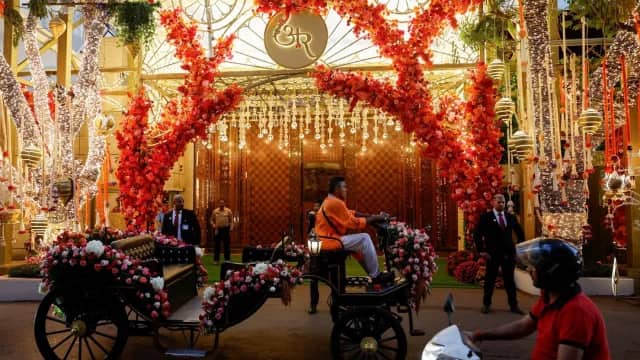 ‘বিগ ফ্যাট’ ভারতীয় বিয়ে, খরচ কত হলে খুব বেশি বলা যায়