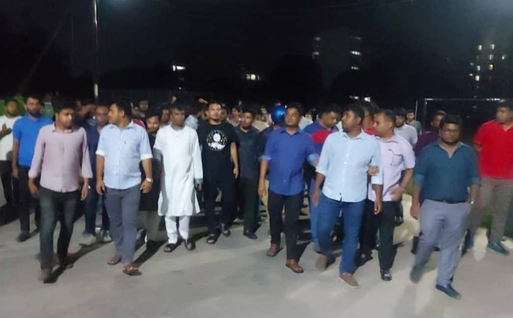 গভীর রাতে শেকৃবিতে ছাত্রলীগের শোডাউন