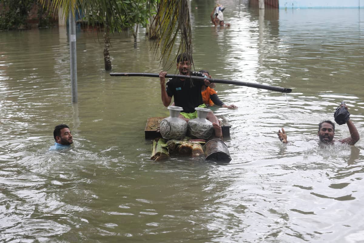 পরিবারের সবাই খাবার অভাবে মারা যাইতেছে, উদ্ধারের আকুতি প্রবাসীর