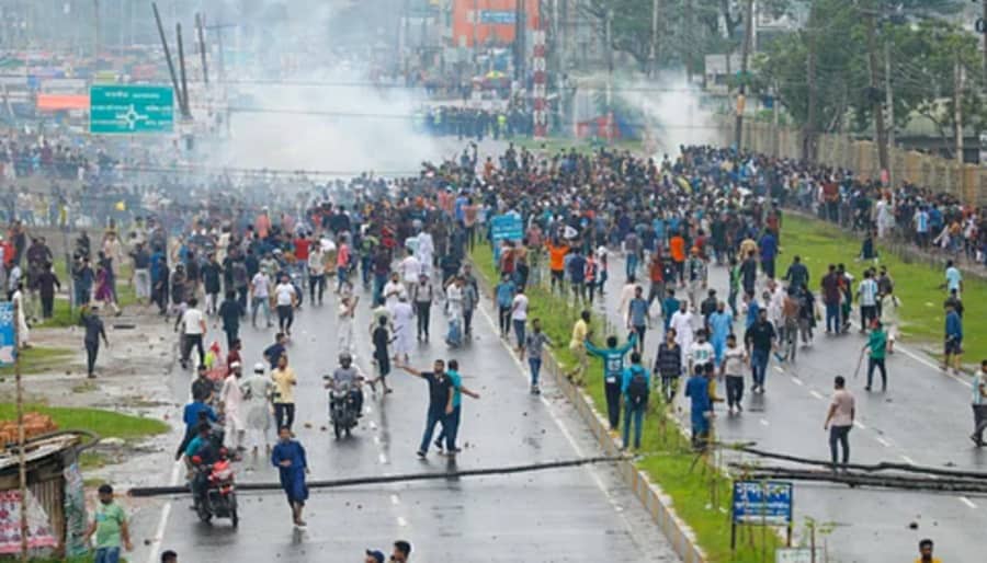 যে ১১ দফা দাবি জানালো সহিংসতায় নিহতদের পরিবার