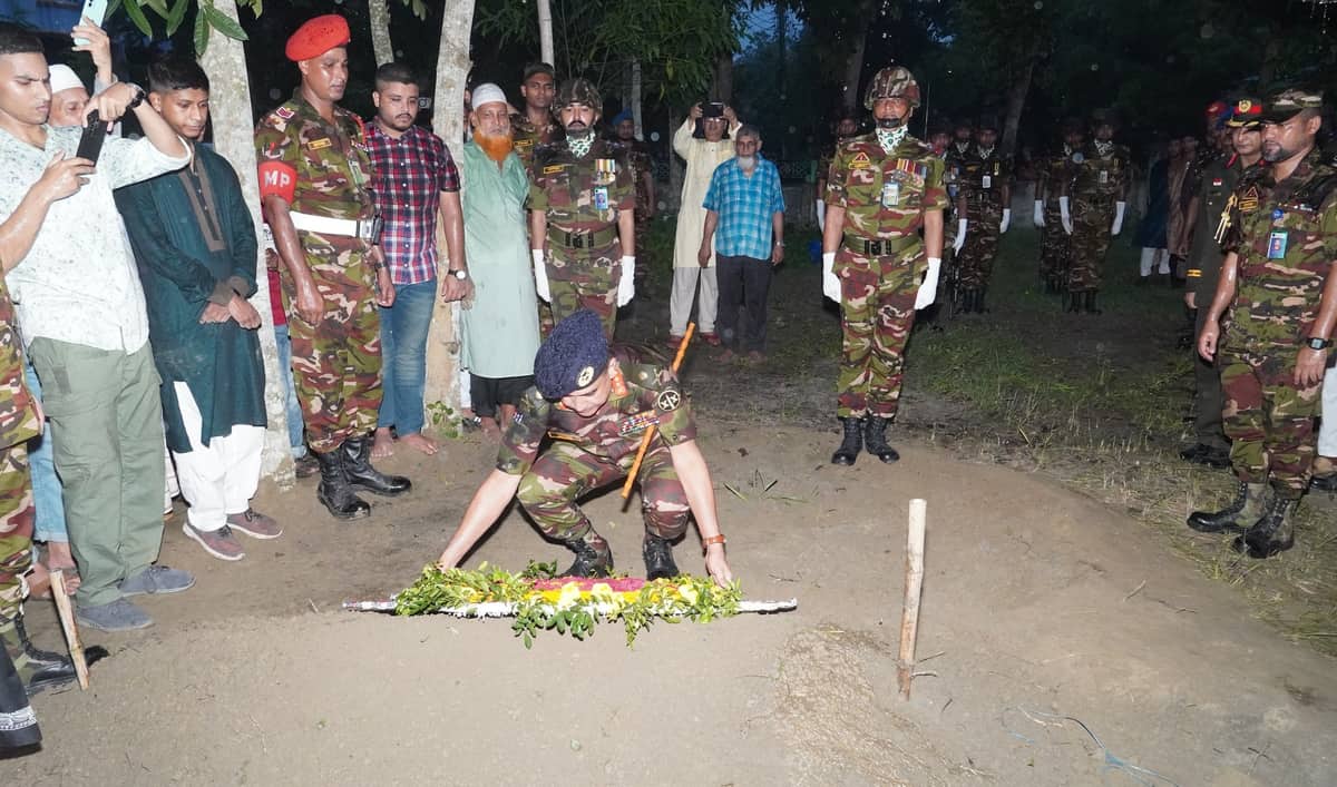 নিজ গ্রামে চিরনিদ্রায় শায়িত হলেন লেফটেন্যান্ট তানজিম