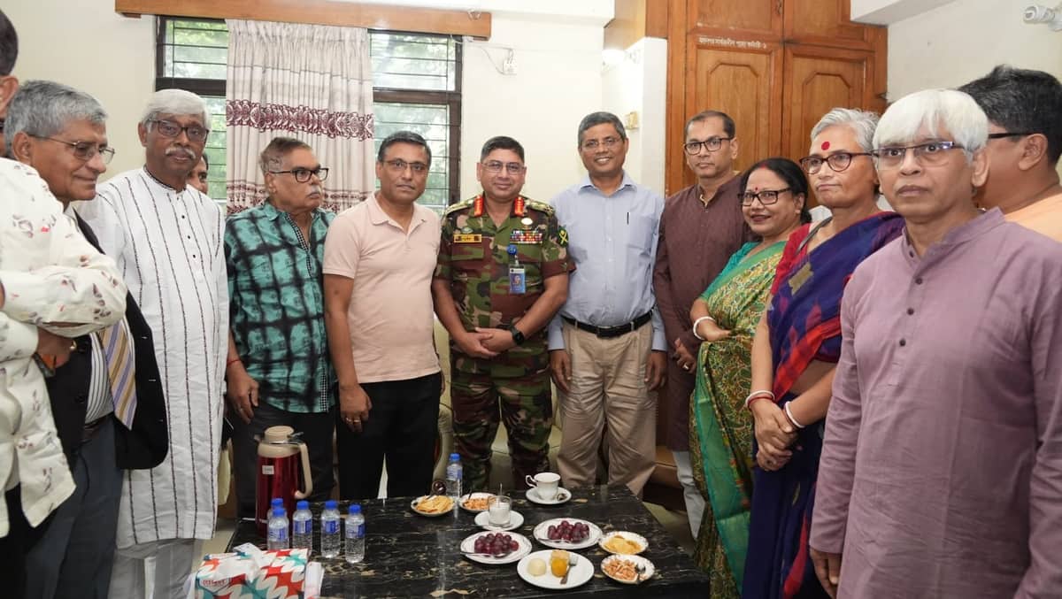 উৎসবমুখর পরিবেশে এবার দুর্গাপূজা উদযাপন হবে, আশা সেনাপ্রধানের