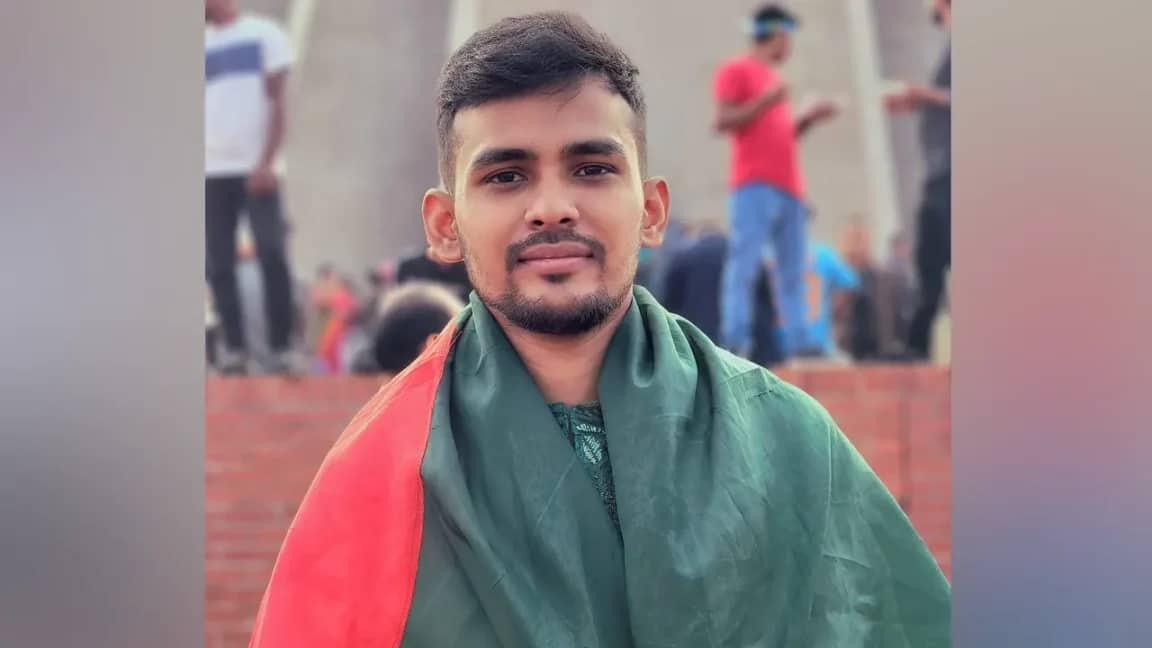 একদল সাধারণ মানুষের রক্ত চুষে খেতে ব্যস্ত : উপদেষ্টা আসিফ