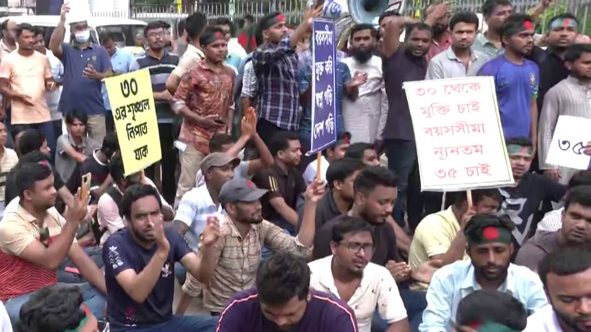 তিন কার্যদিবসের মধ্যে প্রজ্ঞাপন চান চাকরিপ্রত্যাশীরা