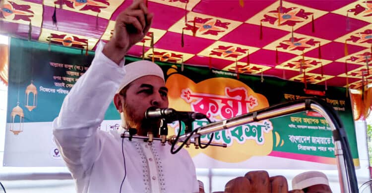 ‘শেখ হাসিনা বুদ্ধিমান বলেই পালিয়ে গেছেন’