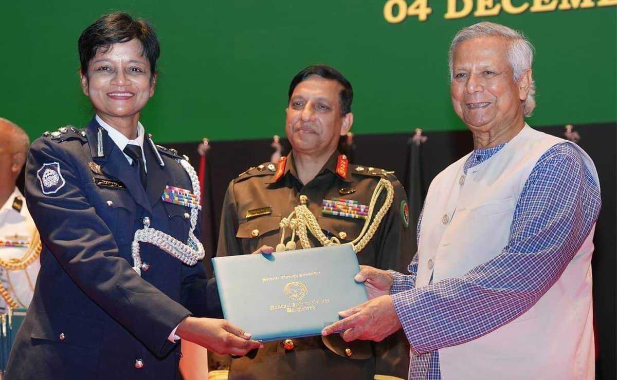 ন্যাশনাল ডিফেন্স ও আর্মড ফোর্সেস ওয়ার কোর্সের সমাপনী অনুষ্ঠিত