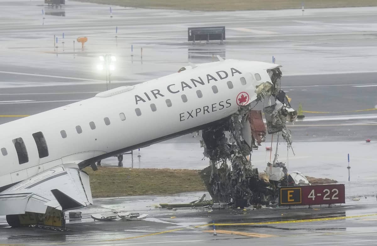 laguardia plane crash