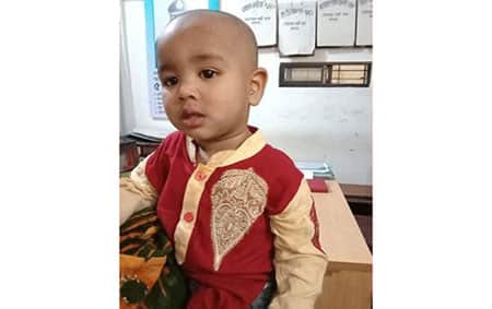 এবার বেনাপোলে চায়ের দোকানে শিশুপুত্রকে ফেলে গেলেন মা