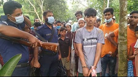 শ্রীপুরে কবরের কঙ্কাল চুরি করতে গিয়ে যুবক আটক