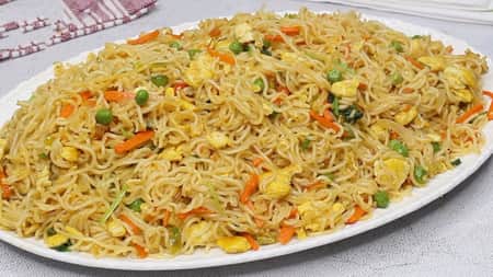স্বামীকে ৩ বেলা নুডলস খেতে দেওয়ায় বিচ্ছেদ নুডুলস