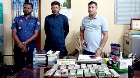 প্রেমিক গ্রেফতার