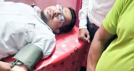 ফেসবুকে পোস্ট দেখে বৃদ্ধের জীবন বাঁচালেন ইউএনও বৃদ্ধের জীবন বাঁচালেন