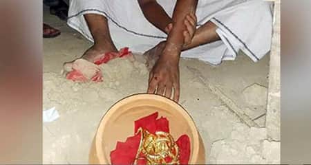 ২ লাখ টাকায় পাবেন হাঁড়ি ভর্তি সোনা! হাঁড়ি ভর্তি সোনা