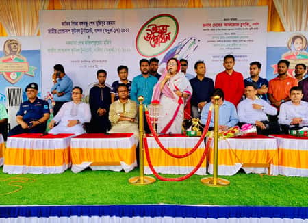 কালীগঞ্জে বঙ্গবন্ধু ও বঙ্গমাতা গোল্ডকাপ ফুটবলের উদ্বোধন