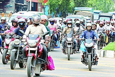 রিকশার শহর ঢাকা এখন মোটরসাইকেলের দখলে