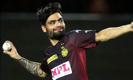 ক্রিকেটার ছেলের তিনতলা ফেলে কেন জীর্ণ বাড়িতে থাকেন বাবা-মা?