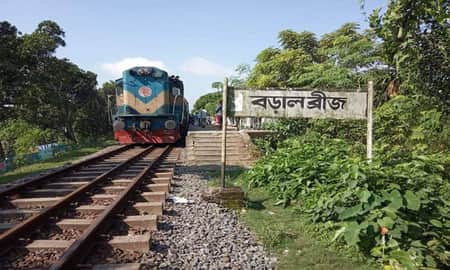অল্পের জন্য রক্ষা পেল কয়েক হাজার প্রাণ!