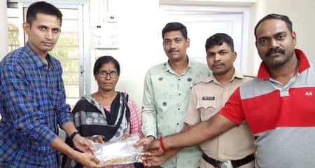 ইঁদুর দলের সোনা চুরি
