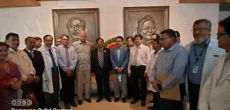 এসএইচএনআইবিপিএস পরিদর্শন করলেন বিএসএমএমইউ প্রতিনিধি দল