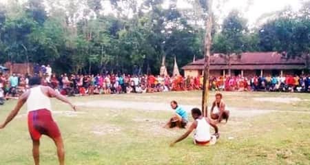 জয়পুরহাটে ঐতিহ্যবাহী পাতা খেলা অনুষ্ঠিত পাতা খেলা