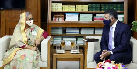 প্রধানমন্ত্রীকে ভারত সফরের আমন্ত্রণ মোদির, আমন্ত্রণপত্র হস্তান্তর