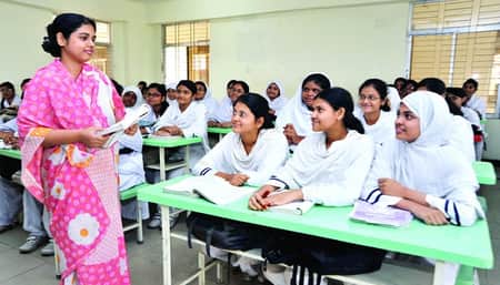 ঢাকার আশপাশের এলাকায় ১০টি মাধ্যমিক বিদ্যালয় হচ্ছে মাধ্যমিক বিদ্যালয়