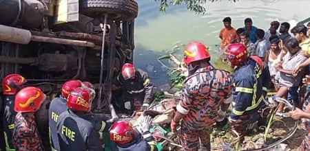 নওগাঁর বাবলাতলিতে ট্রাকচাপায় চার শিক্ষকসহ ৫ জন নিহত