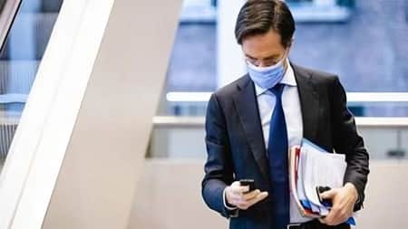 স্মার্টফোন নেই ডাচ প্রধানমন্ত্রীর!