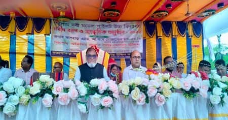 শিক্ষার্থীদের মোবাইল ফোন ব্যবহার করা নিষেধ