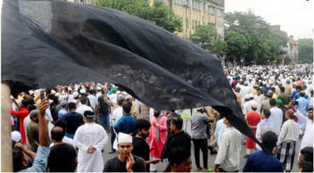 মহানবী (সাঃ)-কে কটূক্তির জেরে কলকাতায় বিক্ষোভ, হাওড়ায় সংঘর্ষ মহানবী (সাঃ)-কে কটূক্তির জেরে কলকাতায় বিক্ষোভ, হাওড়ায় সংঘর্ষ