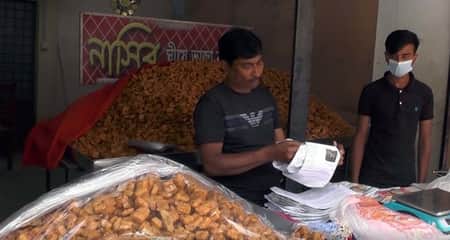 কটকট শব্দ না থাকলেও কটকটির চাহিদা এখনো তুঙ্গে কটকটির চাহিদা