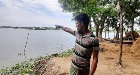 বন্যায় গোলায় ধান না উঠলেও বিঘাপ্রতি দিতে হচ্ছে ৫ মণ গোলায় ধান